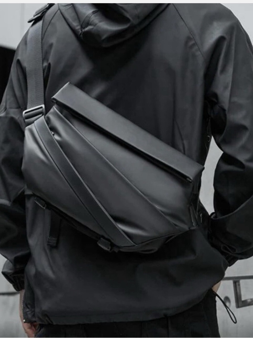 Ria Obsidian black Sling Bag - Picture 7 of 7